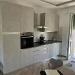 Apartament 3 *
